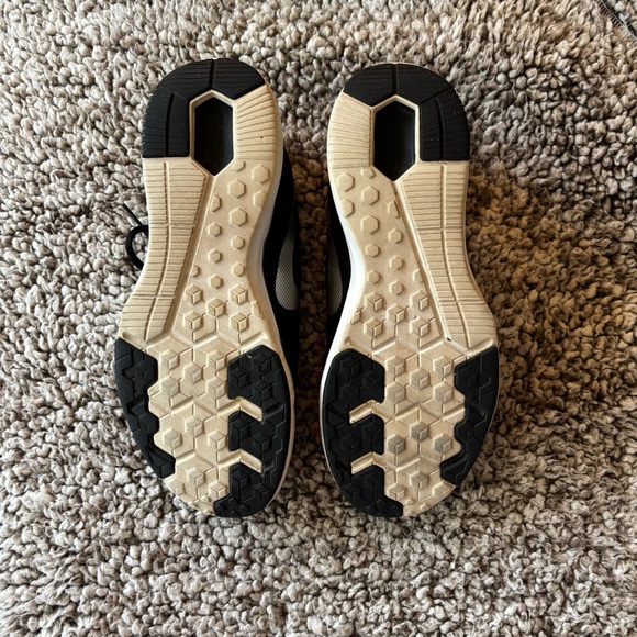 Women’s Black Nike Tennis Shoes / Training Shoes Size 7.5 - Picture 6 of 7